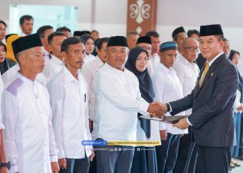 Bupati Konsel Irham Kalenggo melantik BPD dari 45 Desa di Konsel
